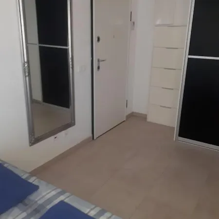 Labrador Apartment *
